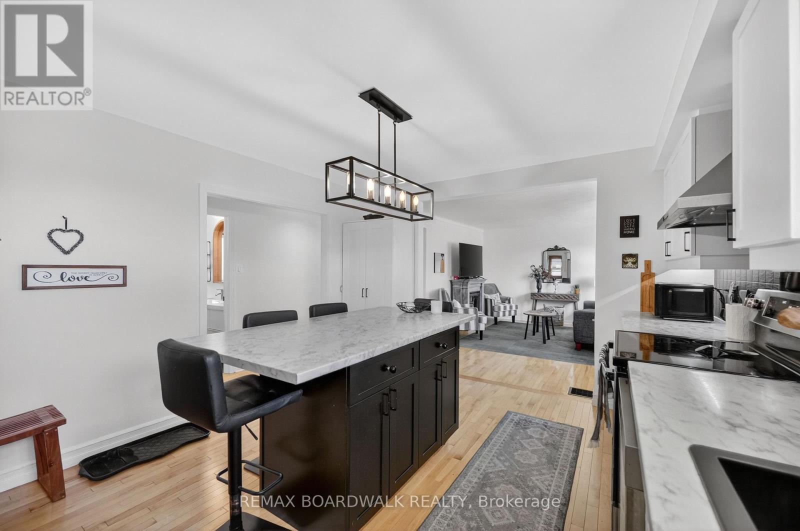 4 Bed, 2 Bath House for Sale in Ottawa – 2548 MER BLEUE ROAD, Ottawa – MLS# X13234378 - Image 11