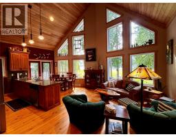 516 Bayview Road, Nakusp, BC V0G1R1 Photo 11