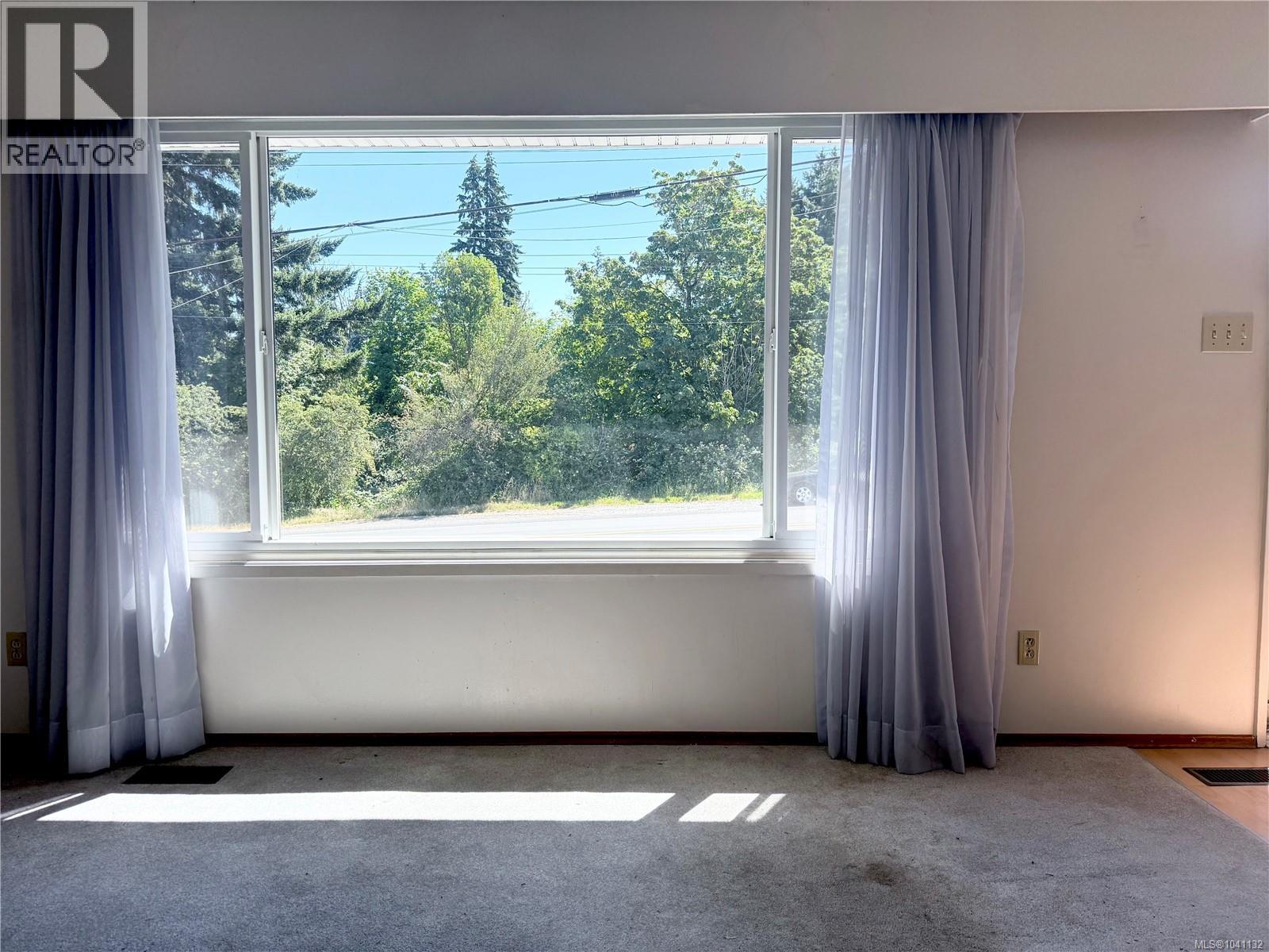 693 Park Ave - 13