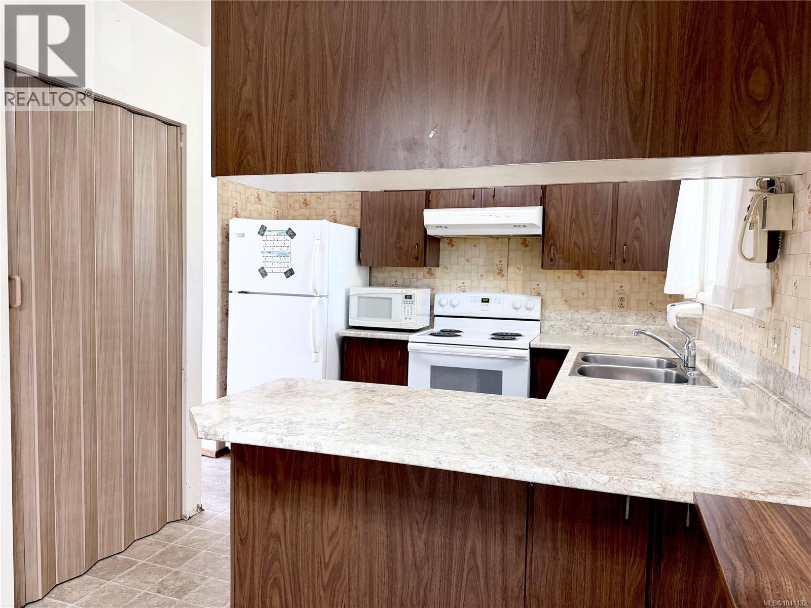 693 Park Ave - 16