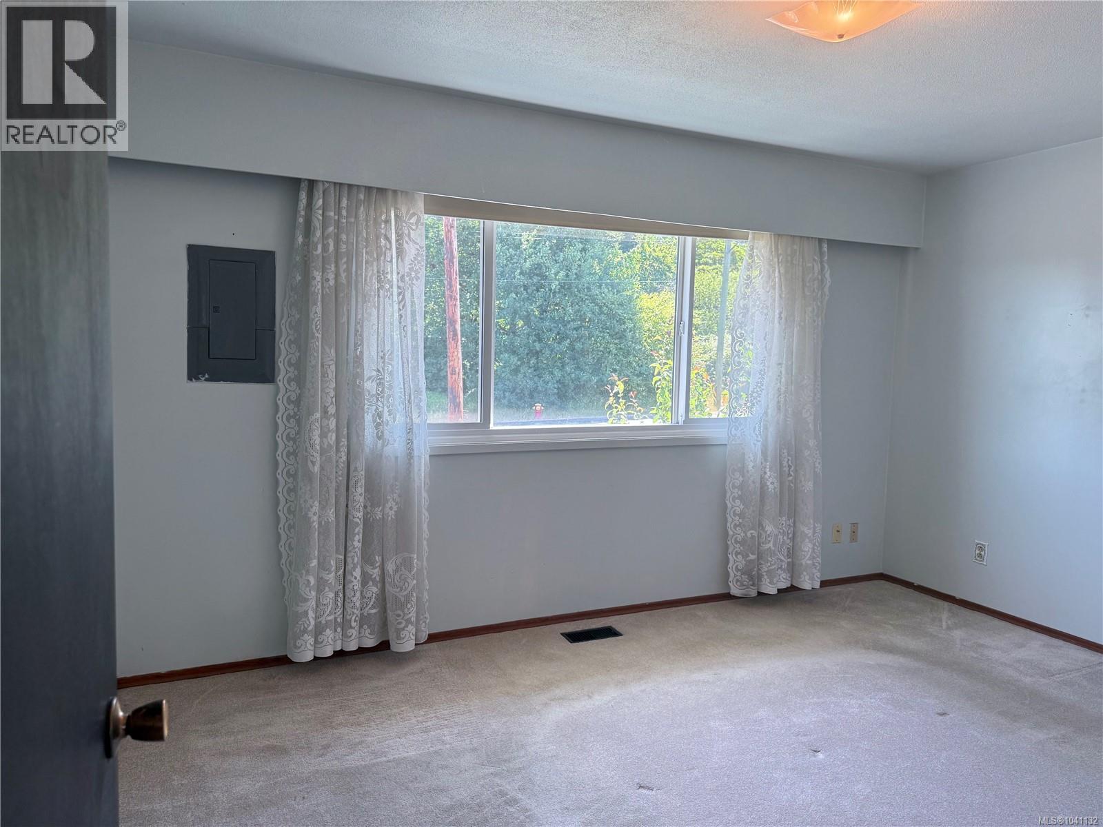 693 Park Ave - 20
