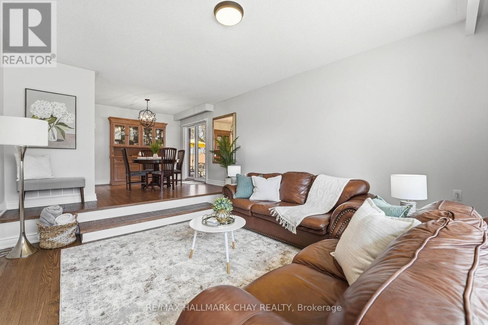17 HUNTER COURT - 12