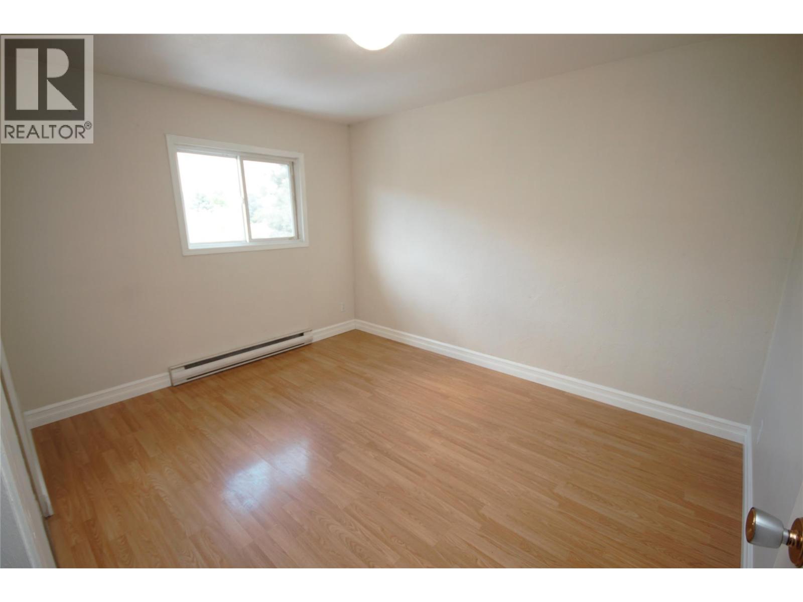 #8 5820 MAIN Street - 27