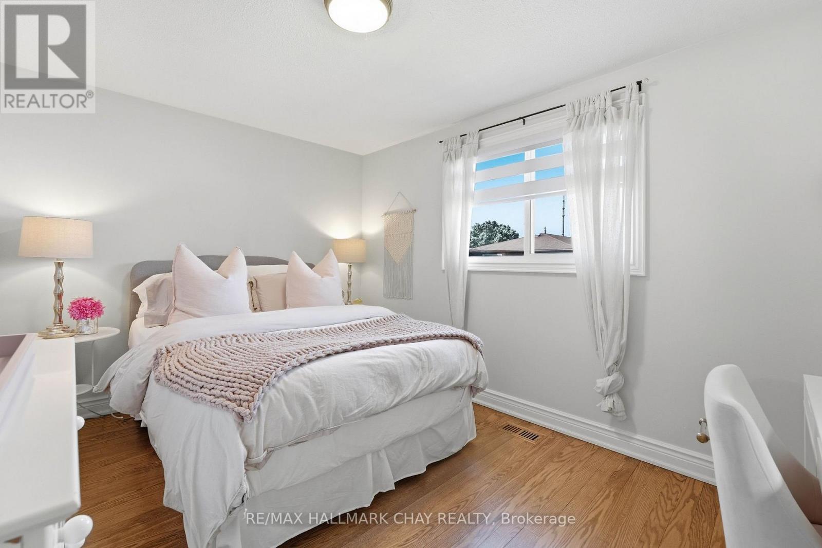 17 HUNTER COURT - 20