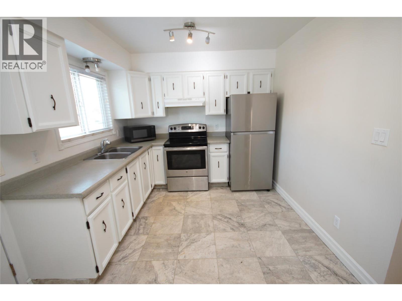 #8 5820 MAIN Street - 18