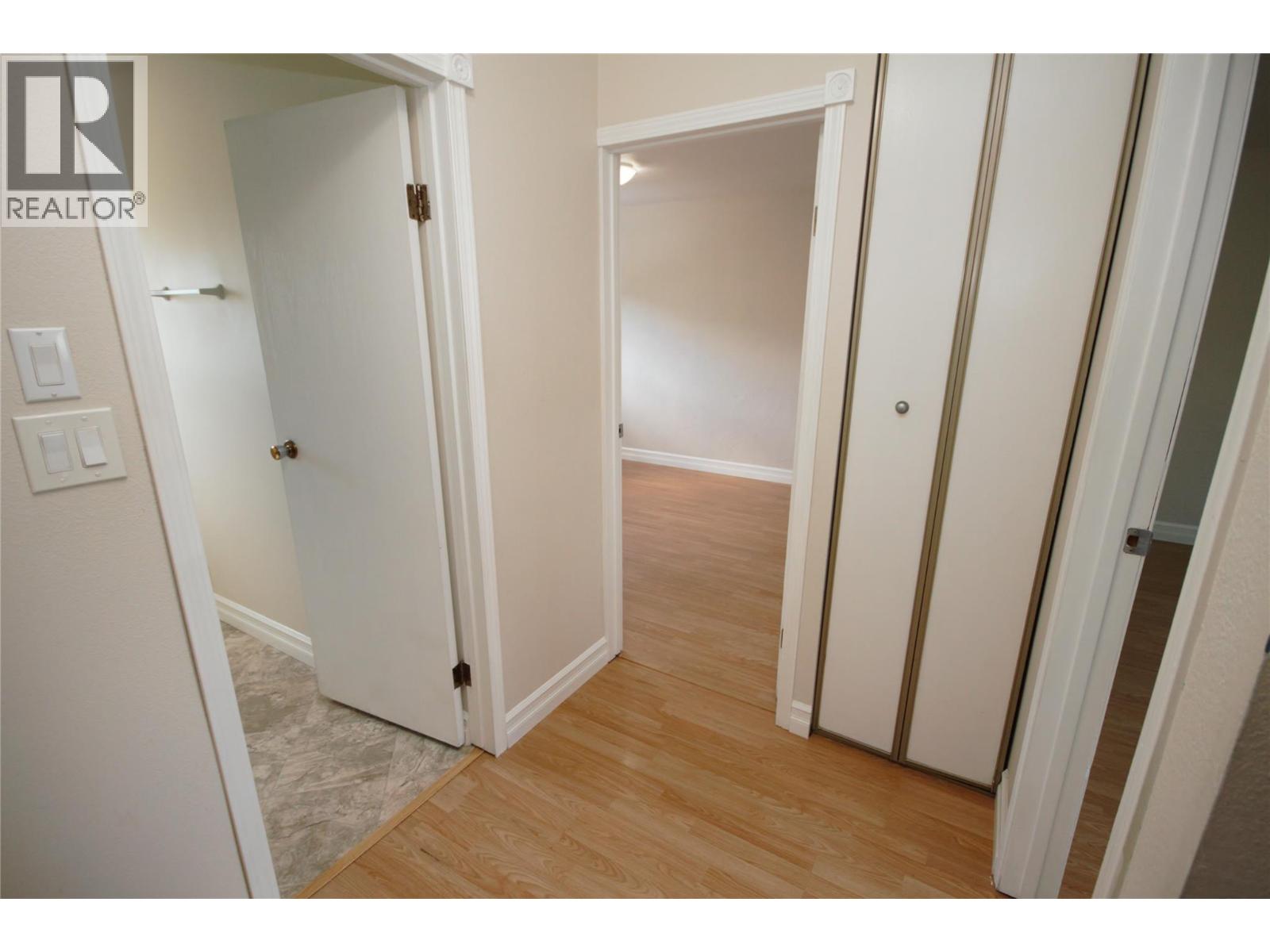 #8 5820 MAIN Street - 22