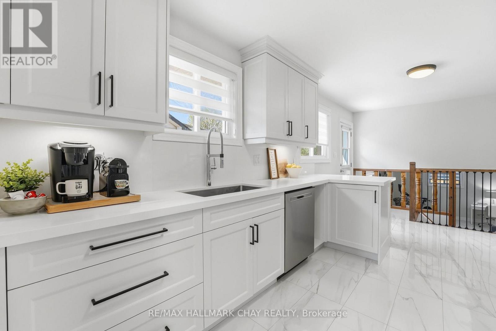 17 HUNTER COURT - 8