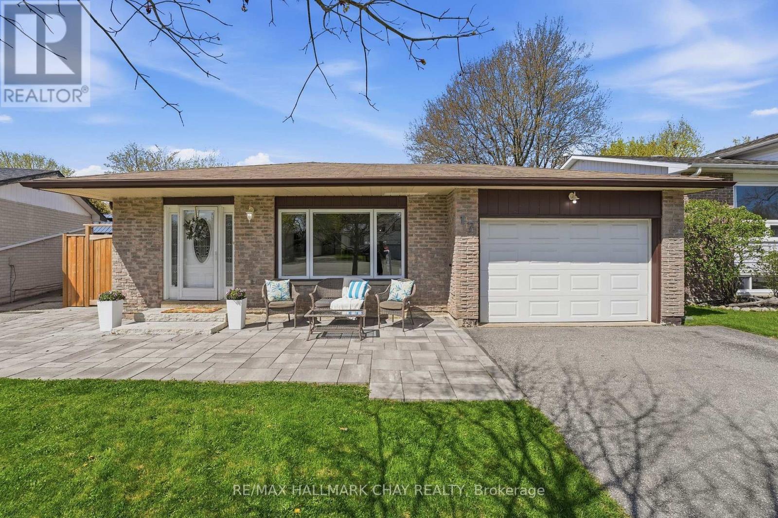 17 HUNTER COURT - 1
