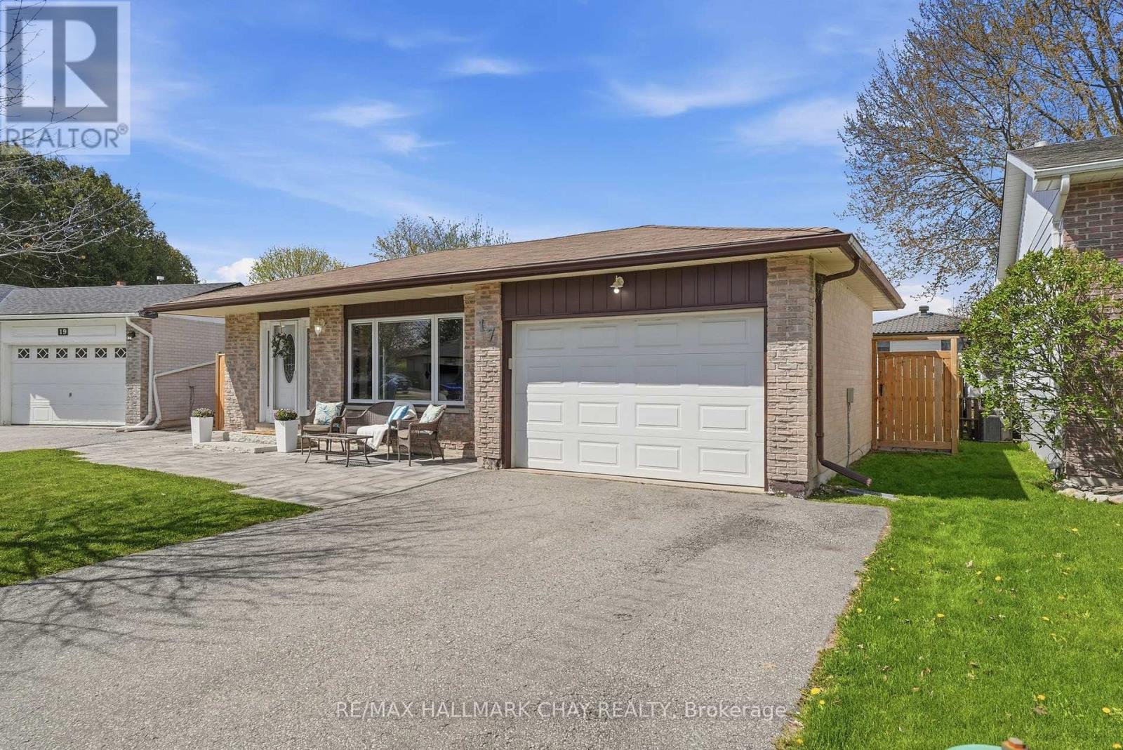 17 HUNTER COURT - 34