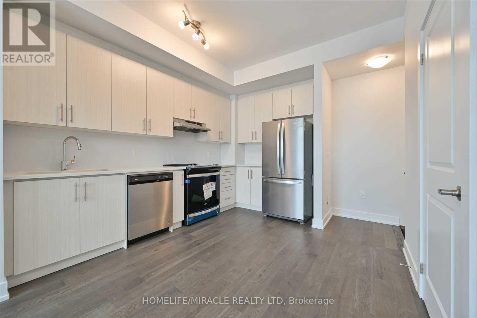 #L122 9570 ISLINGTON AVENUE - 11