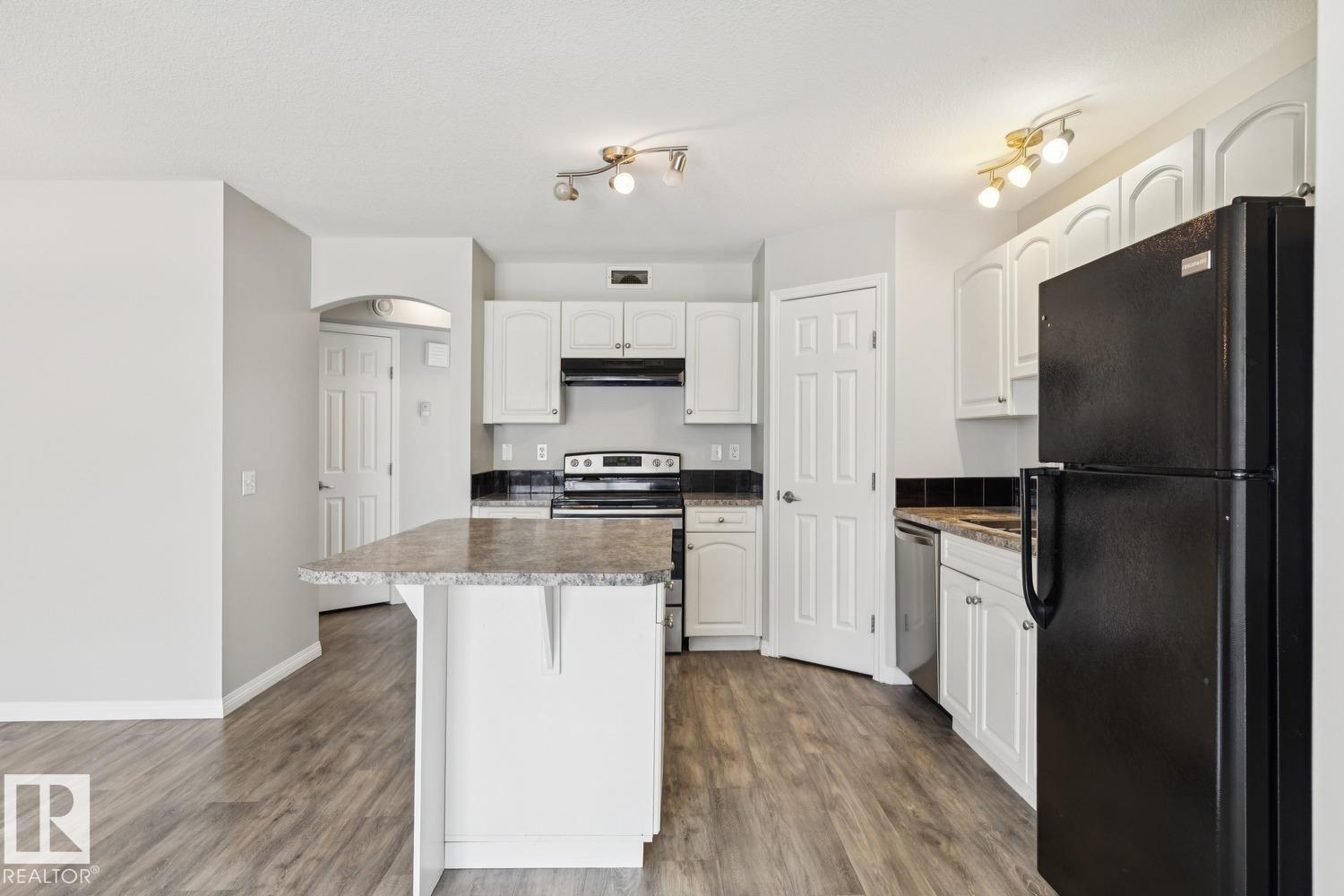 #52 150 EDWARDS DR SW - 4