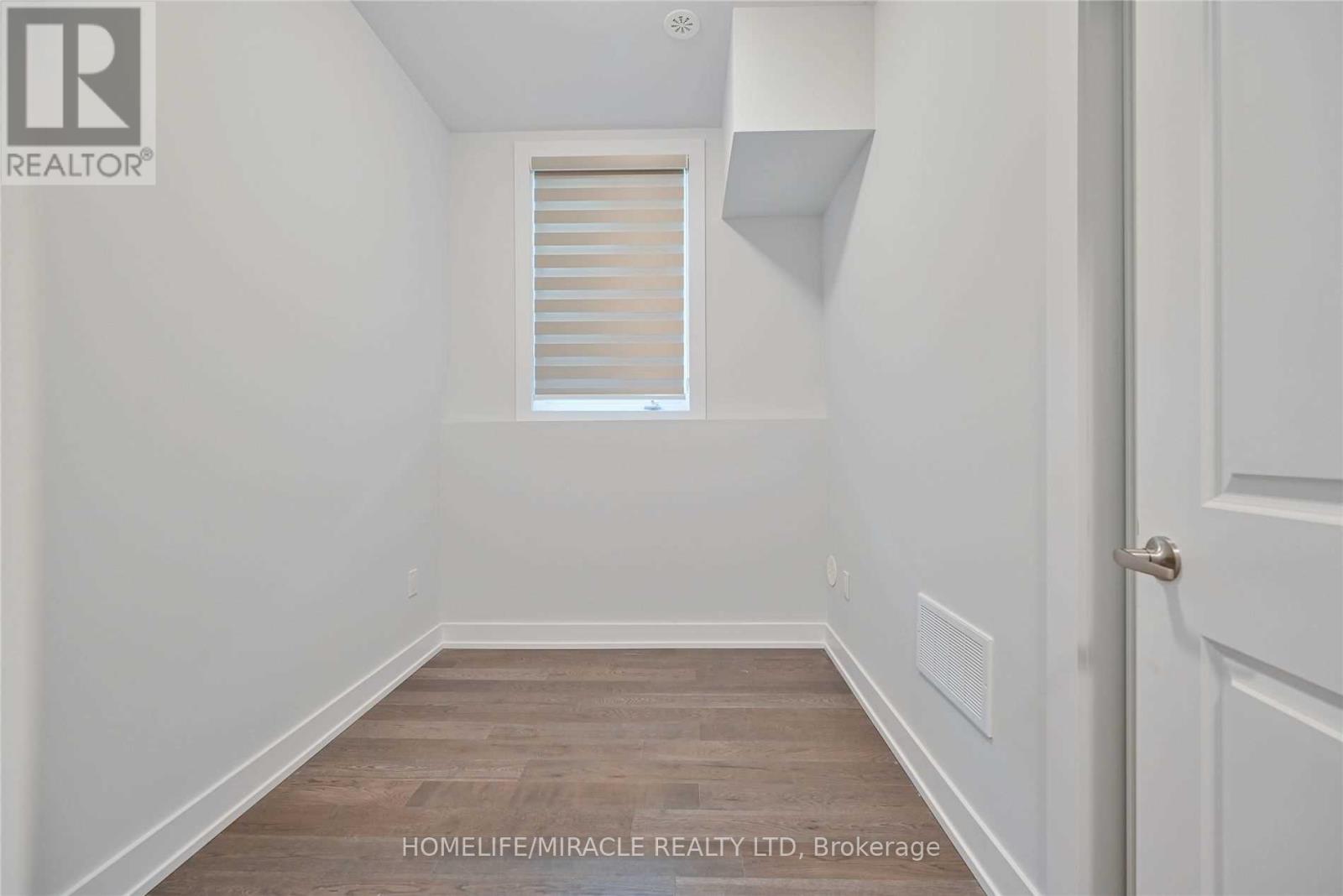 #L122 9570 ISLINGTON AVENUE - 22