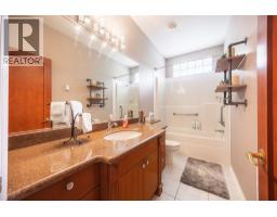4430 June Springs Road, Kelowna, BC V1W4C8 Photo 36