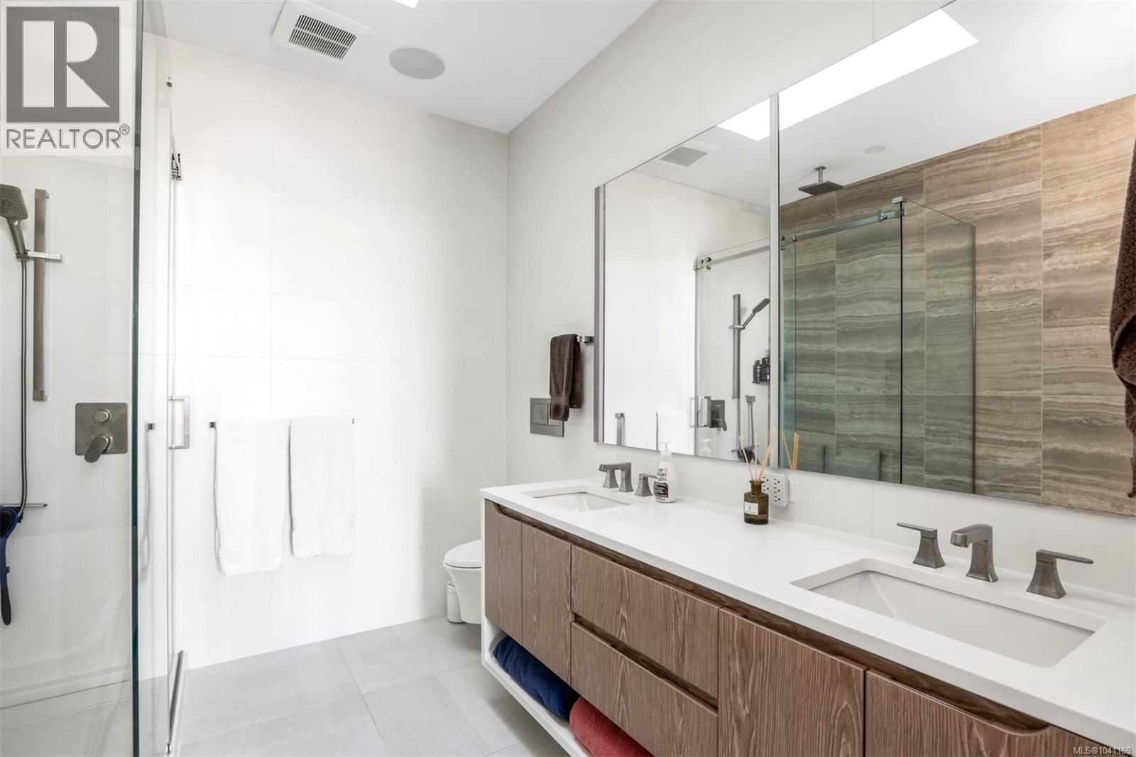#601 1201 Fort St - 20