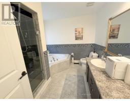33 Mckenzie Way, Bradford West Gwillimbury, ON L3Z0K1 Photo 16