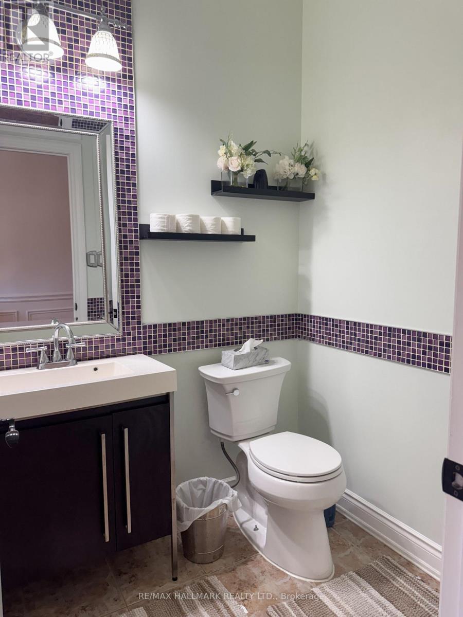 33 MCKENZIE WAY - 12