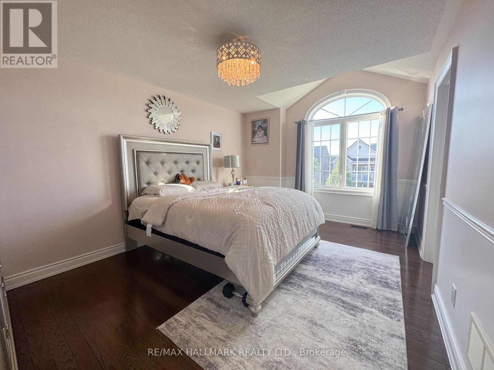 33 MCKENZIE WAY - 18
