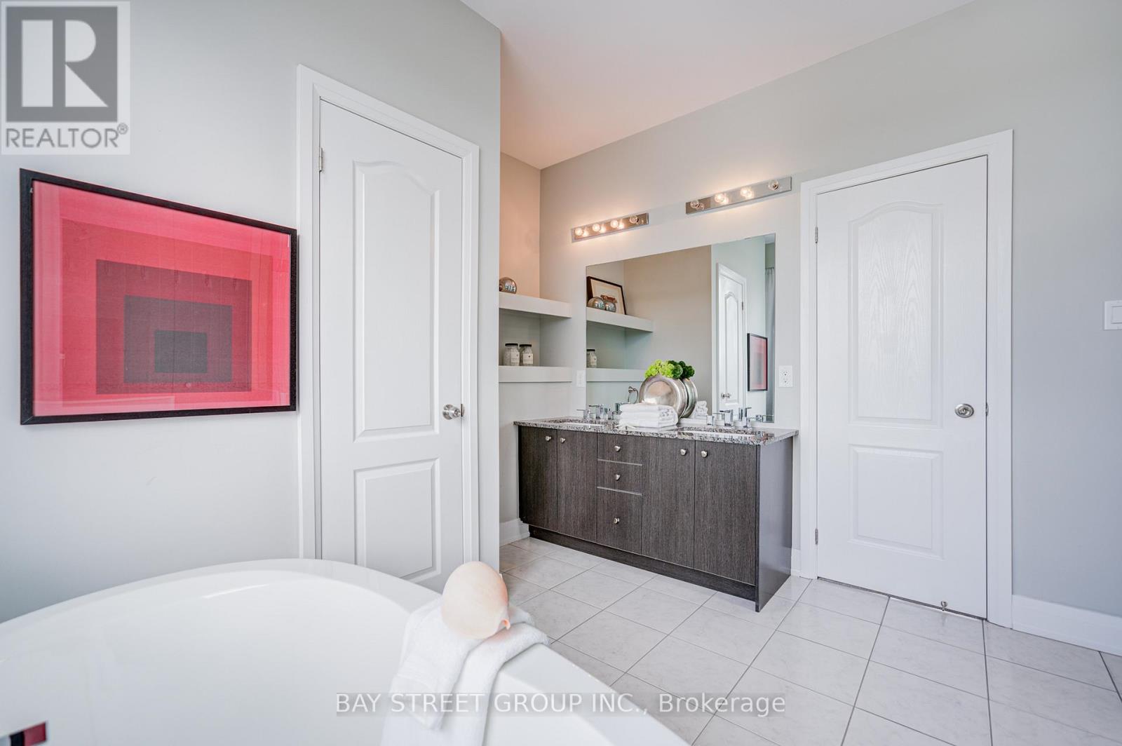 6 TEASEL WAY - 43