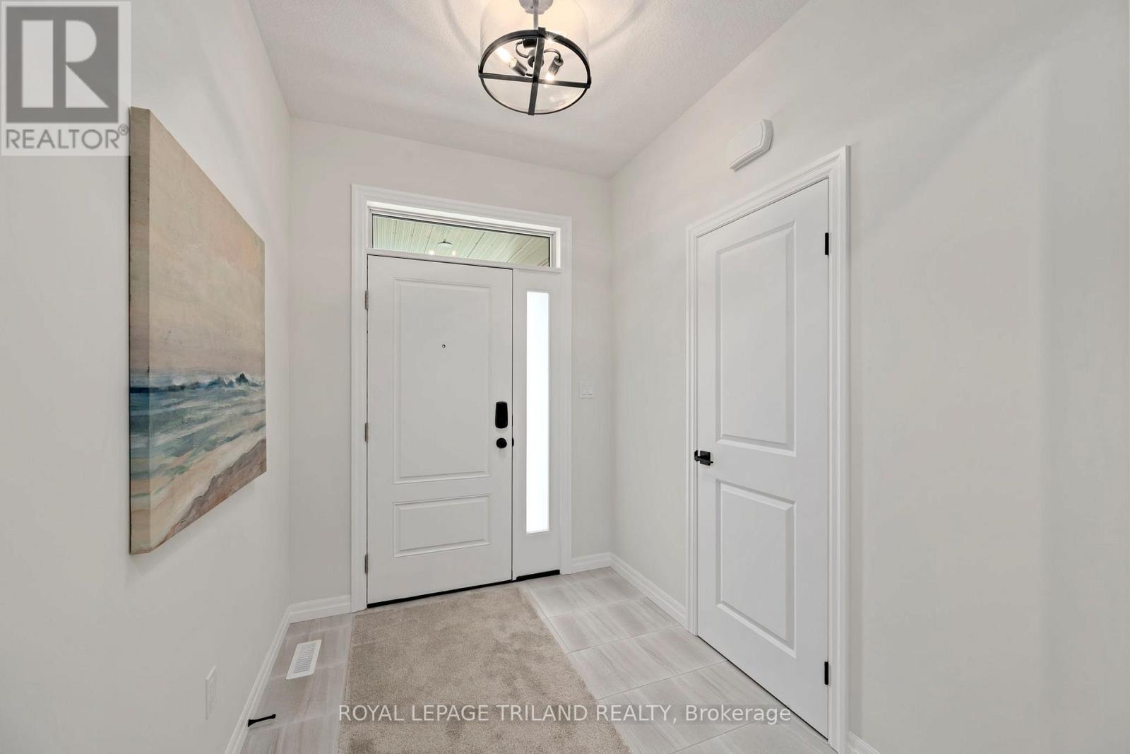 2 EVYLEAN COURT - 7