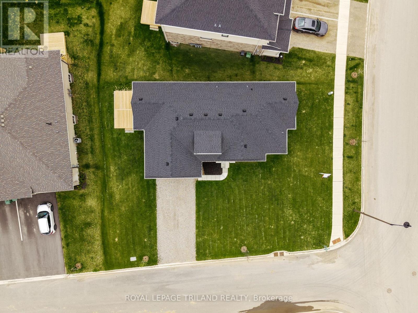 2 EVYLEAN COURT - 40
