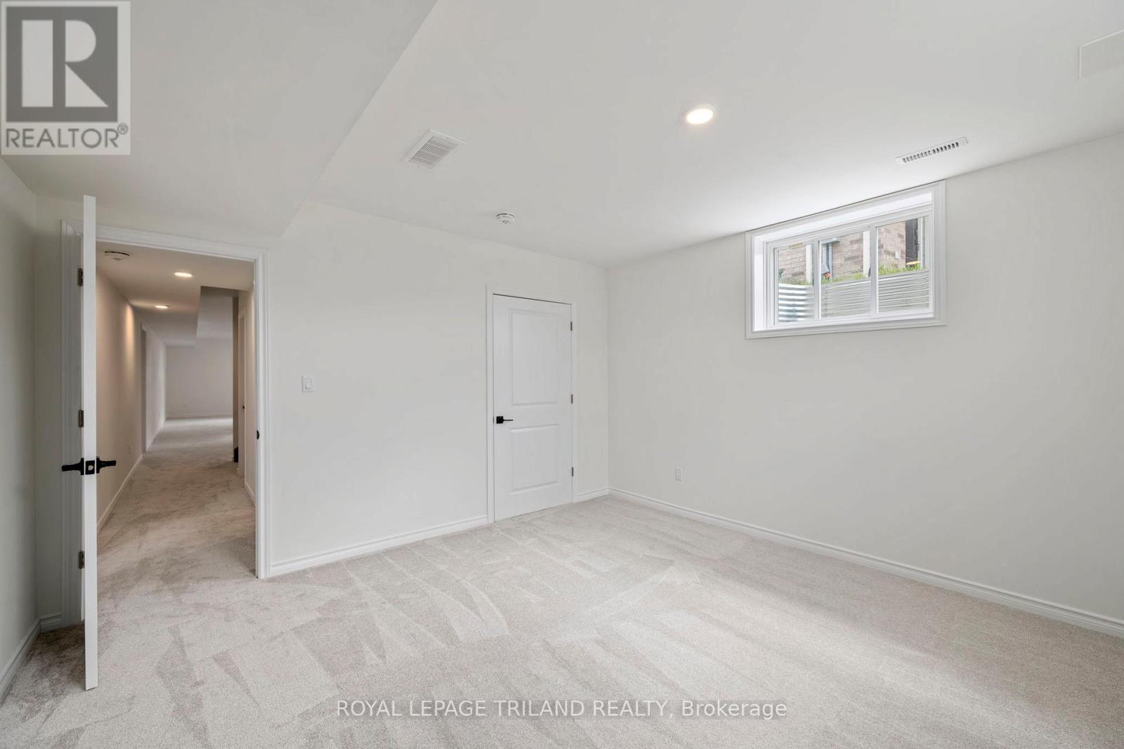 2 EVYLEAN COURT - 28