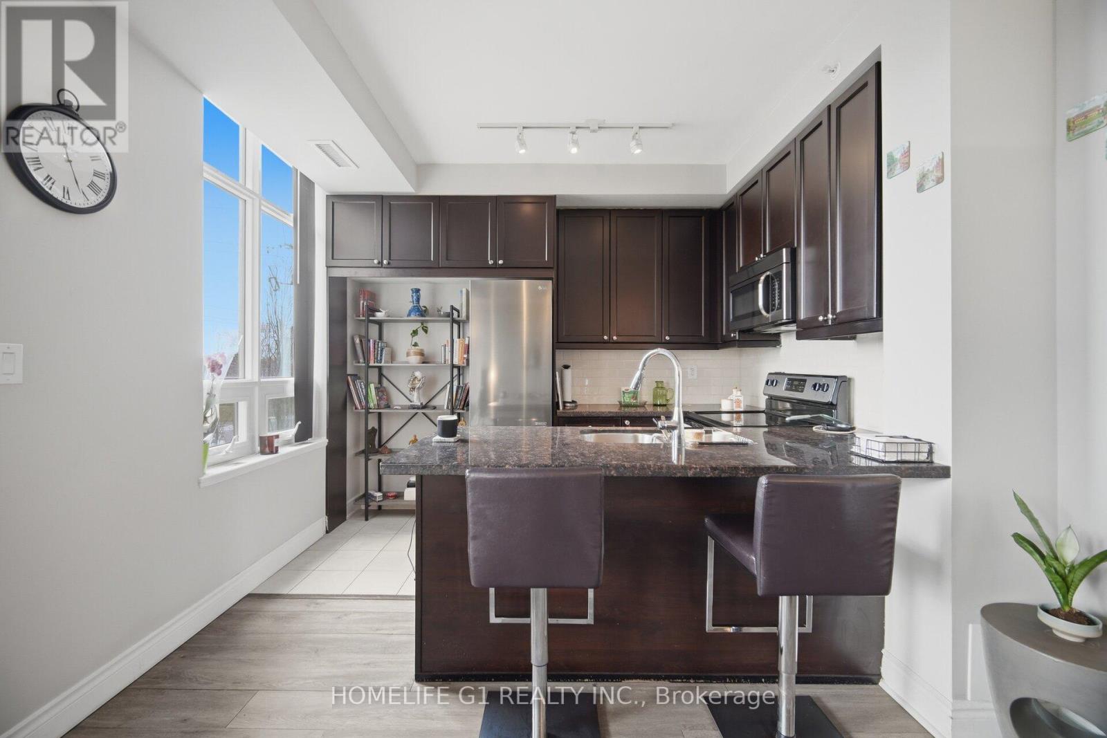 #212 2396 MAJOR MACKENZIE DRIVE - 4