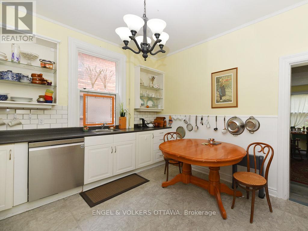 2 Bed, 1 Bath House for Rent in Ottawa – 1 – 81 THIRD AVENUE, Ottawa – MLS# X13472804 - Image 12