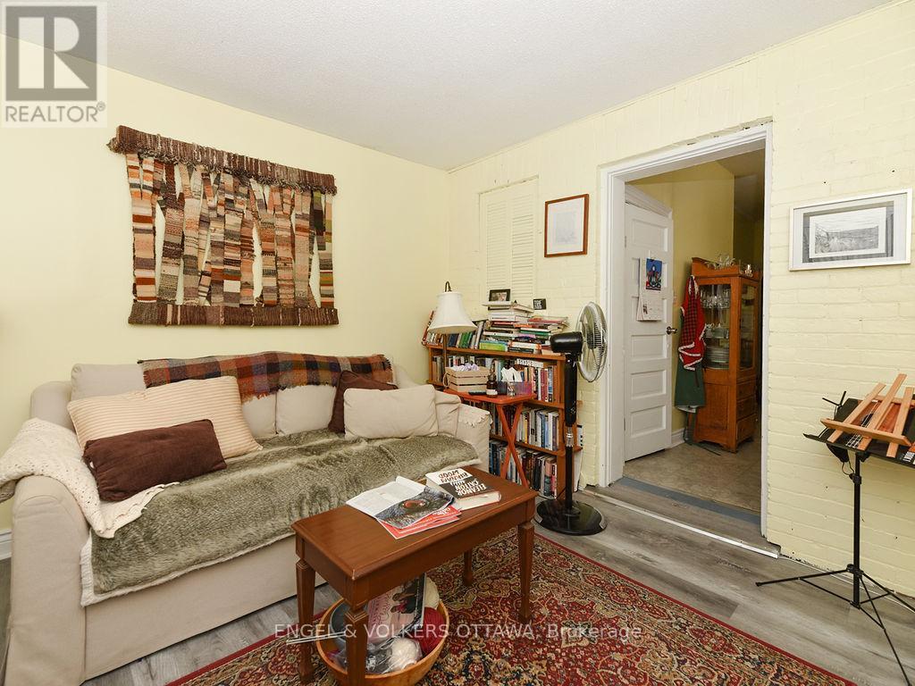 2 Bed, 1 Bath House for Rent in Ottawa – 1 – 81 THIRD AVENUE, Ottawa – MLS# X13472804 - Image 17