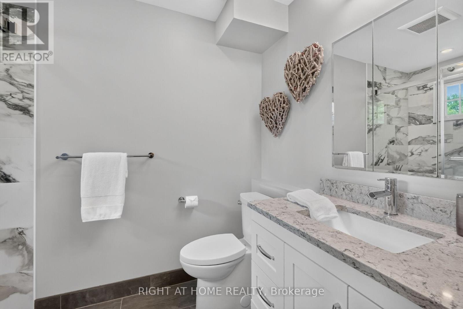 4 Bed, 3 Bath House for Sale in Ottawa – 949 KINGSMERE AVENUE, Ottawa – MLS# X13472810 - Image 50