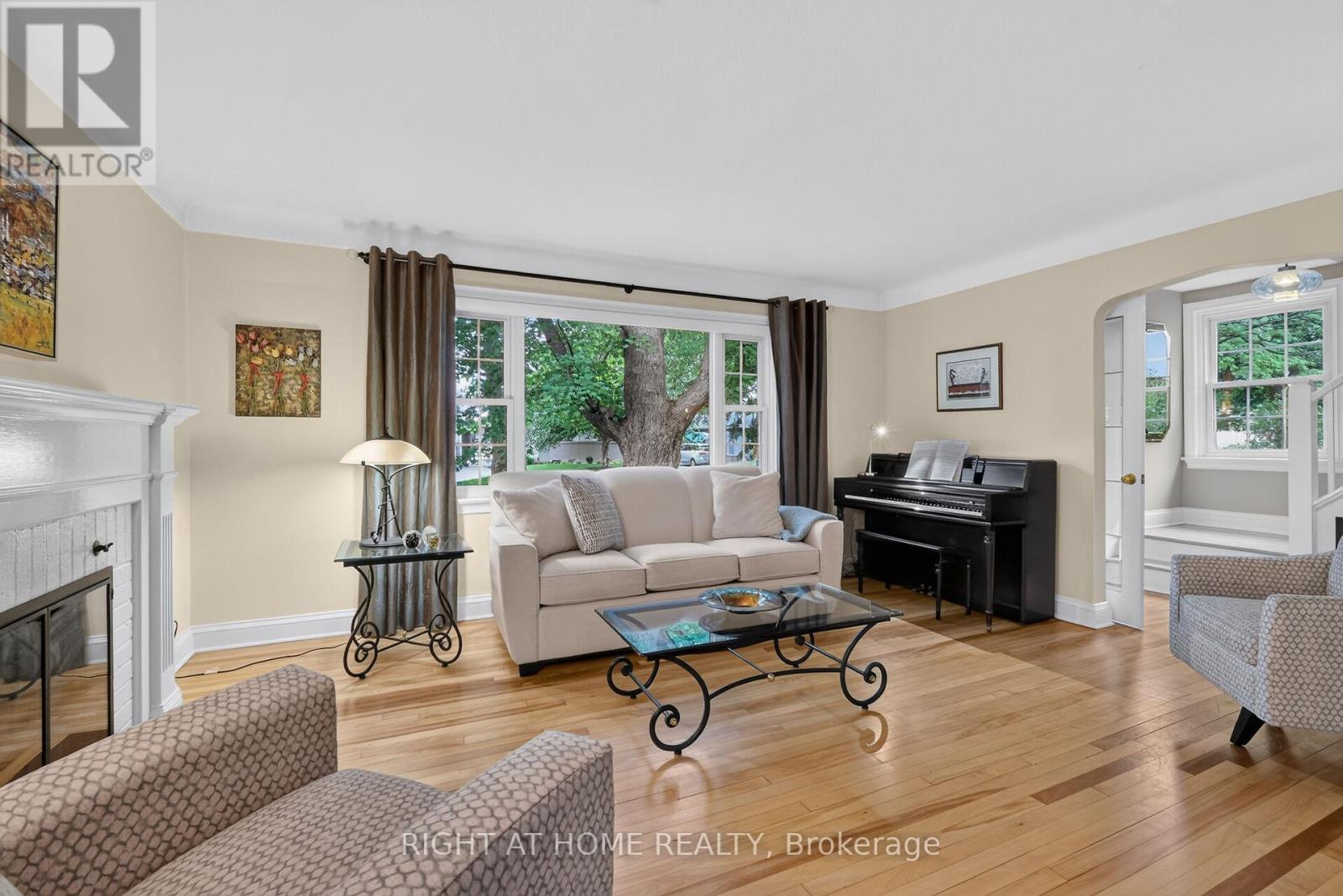 4 Bed, 3 Bath House for Sale in Ottawa – 949 KINGSMERE AVENUE, Ottawa – MLS# X13472810 - Image 12