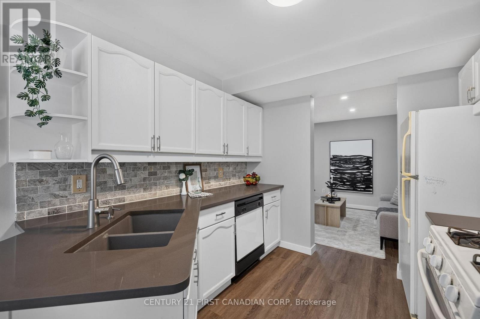 #55 70 CHAPMAN COURT - 11