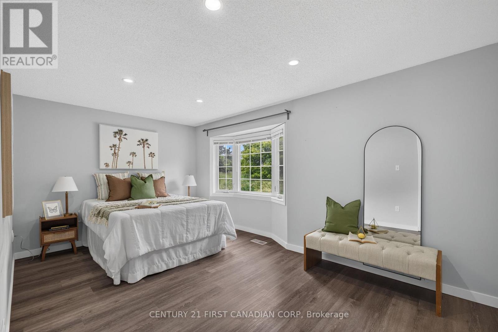 #55 70 CHAPMAN COURT - 24