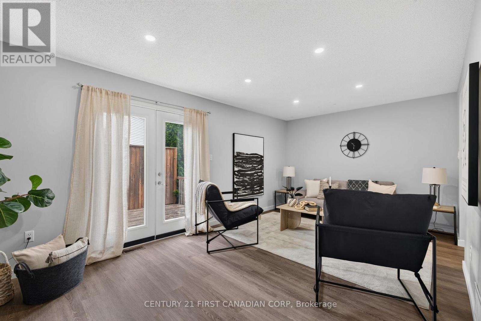 #55 70 CHAPMAN COURT - 7