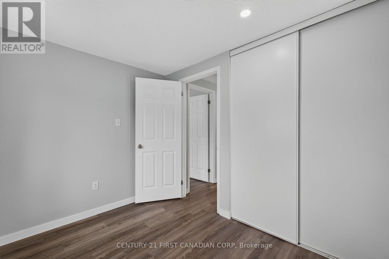 #55 70 CHAPMAN COURT - 26