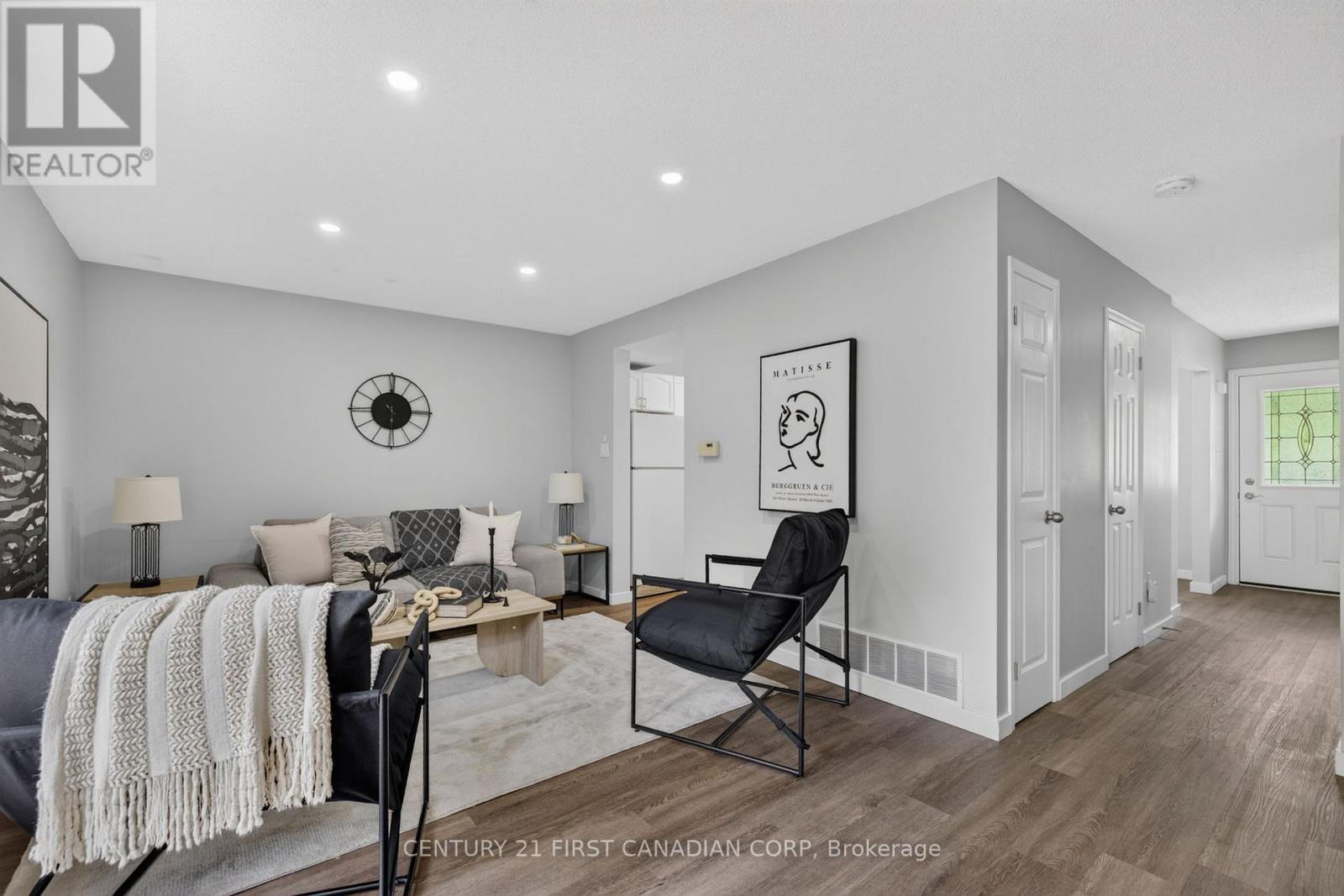 #55 70 CHAPMAN COURT - 5