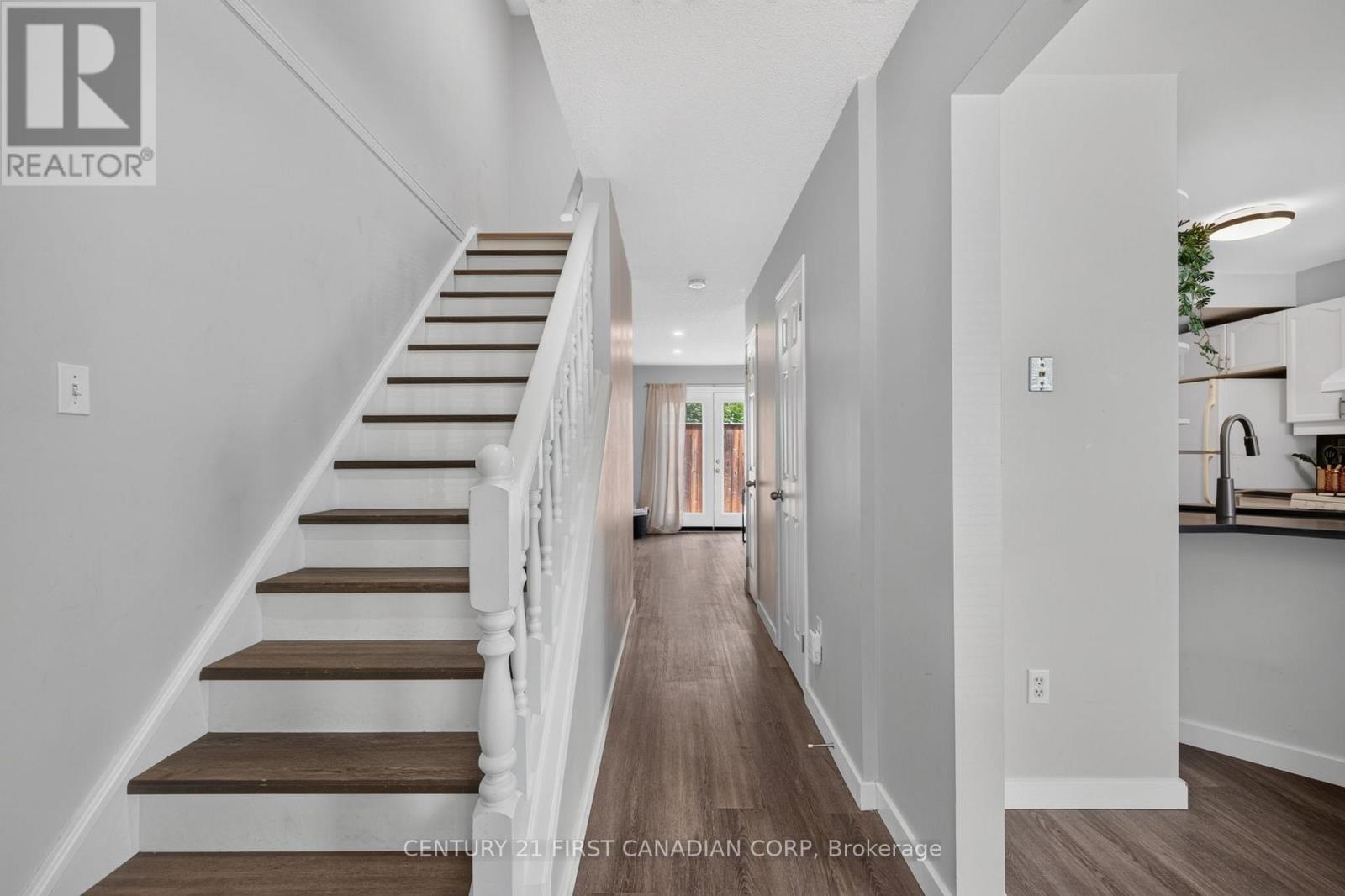 #55 70 CHAPMAN COURT - 20