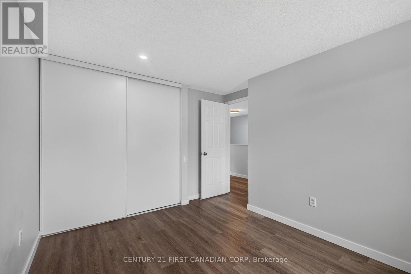 #55 70 CHAPMAN COURT - 28