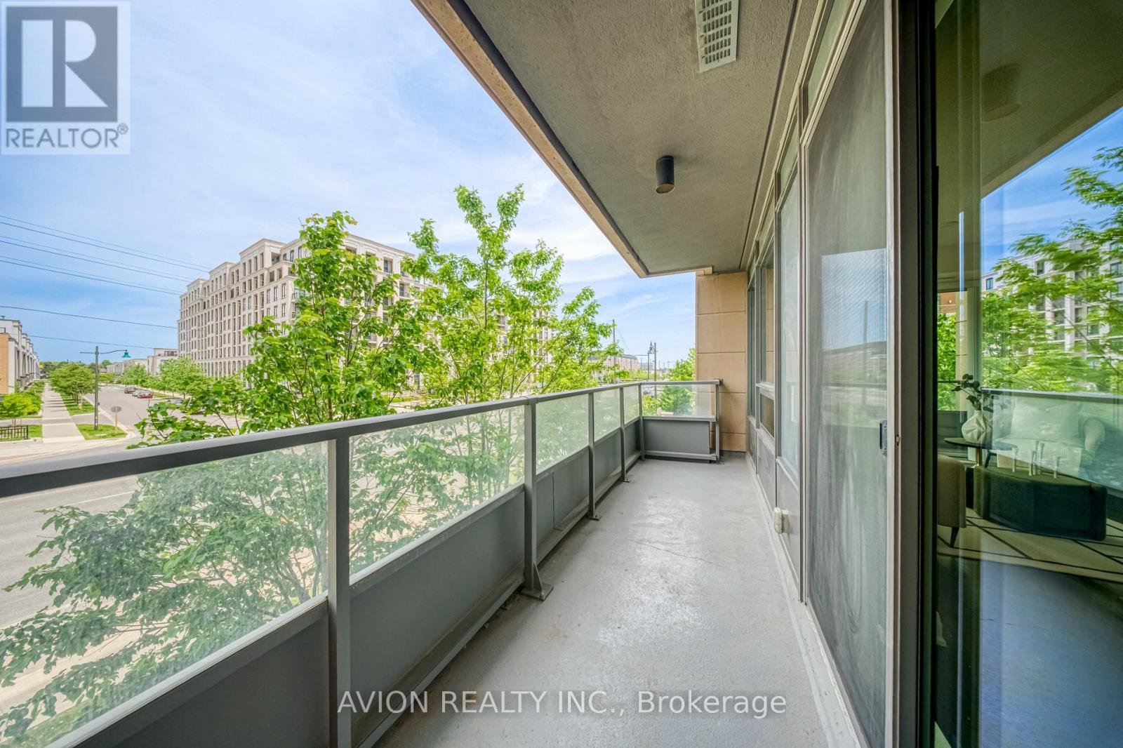 #217 28 UPTOWN DRIVE - 13