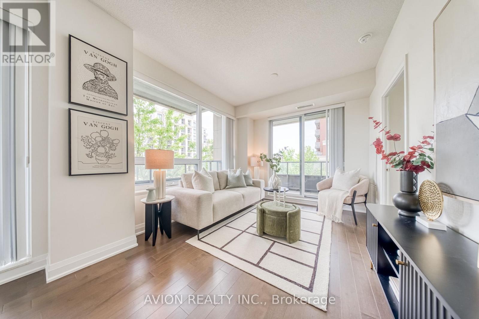 #217 28 UPTOWN DRIVE - 15