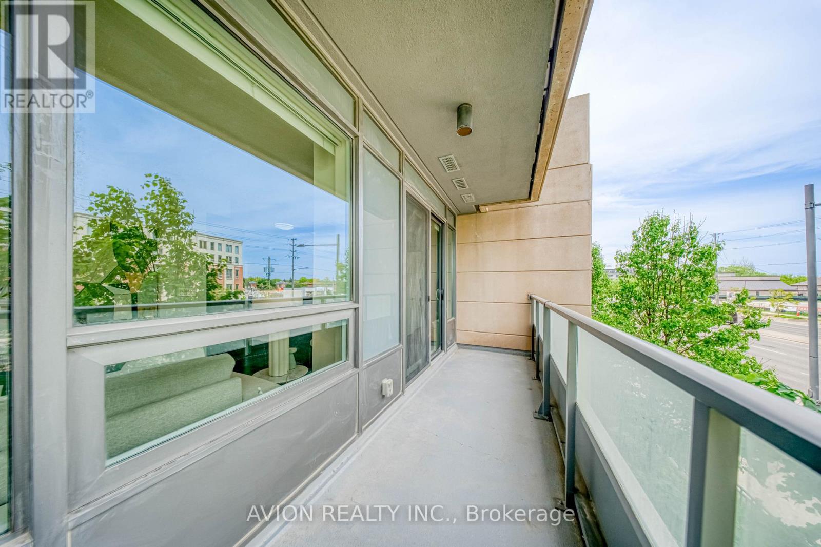 #217 28 UPTOWN DRIVE - 14