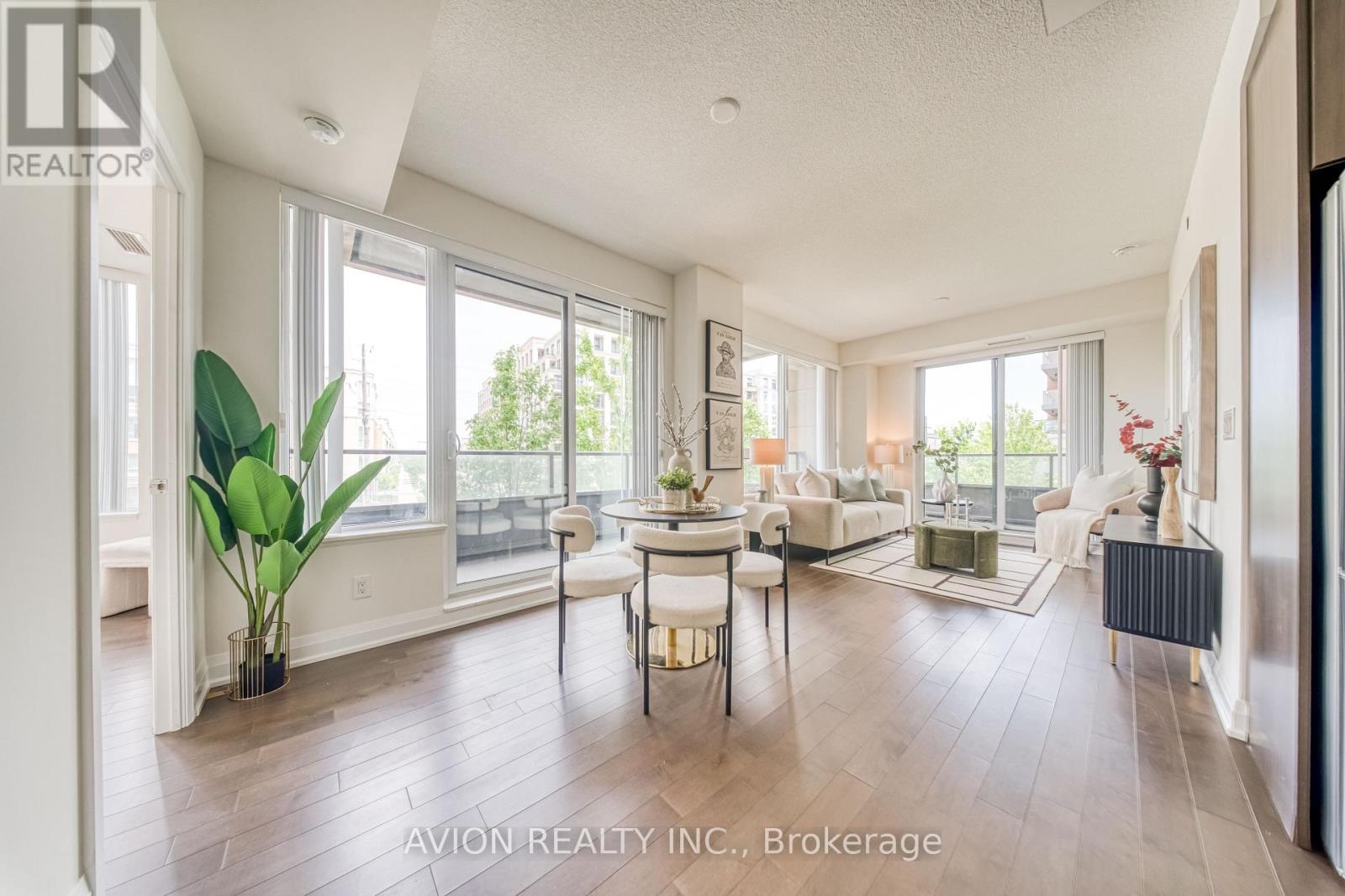 #217 28 UPTOWN DRIVE - 10