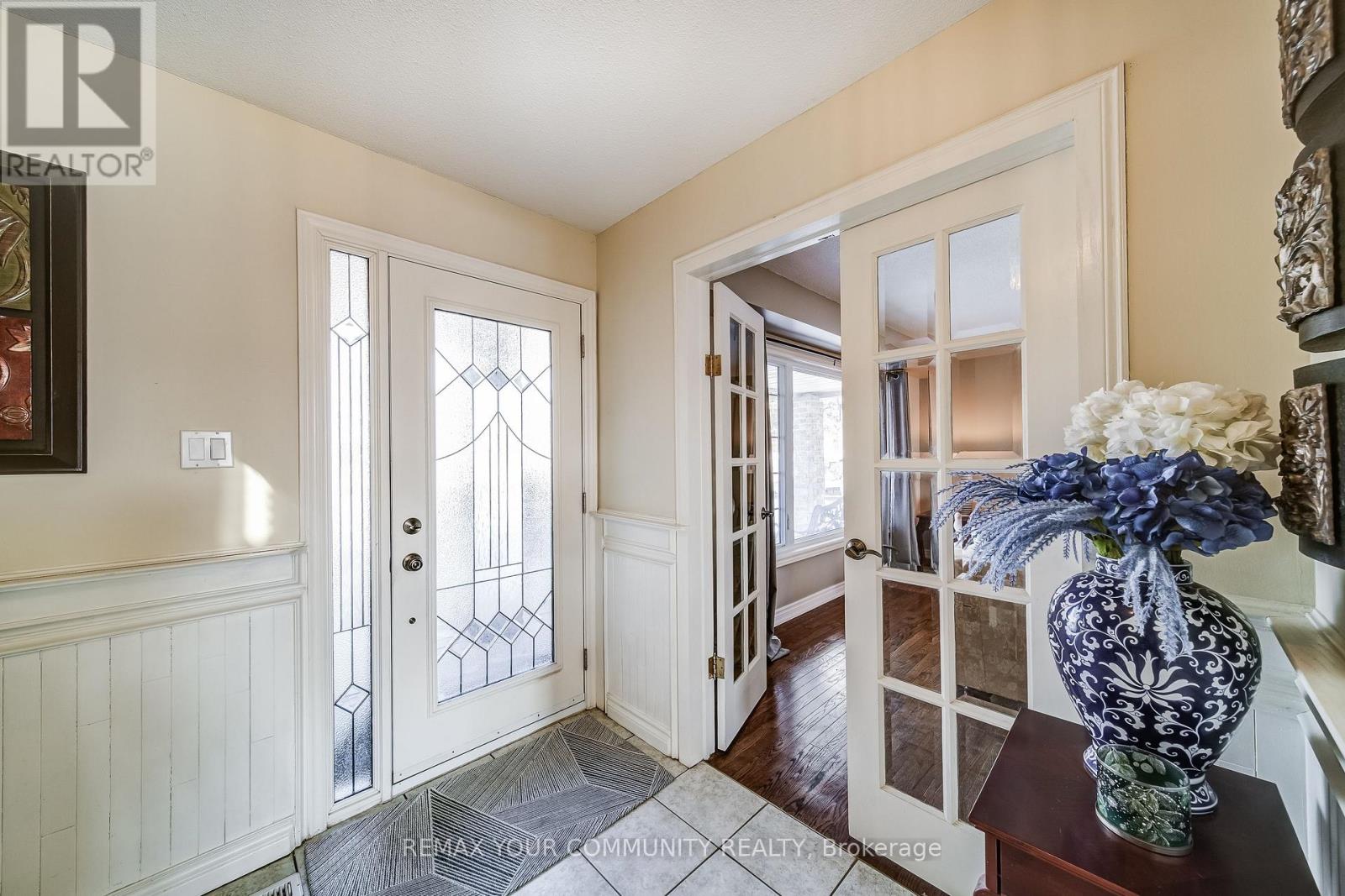 911 FERNDALE CRESCENT - 3