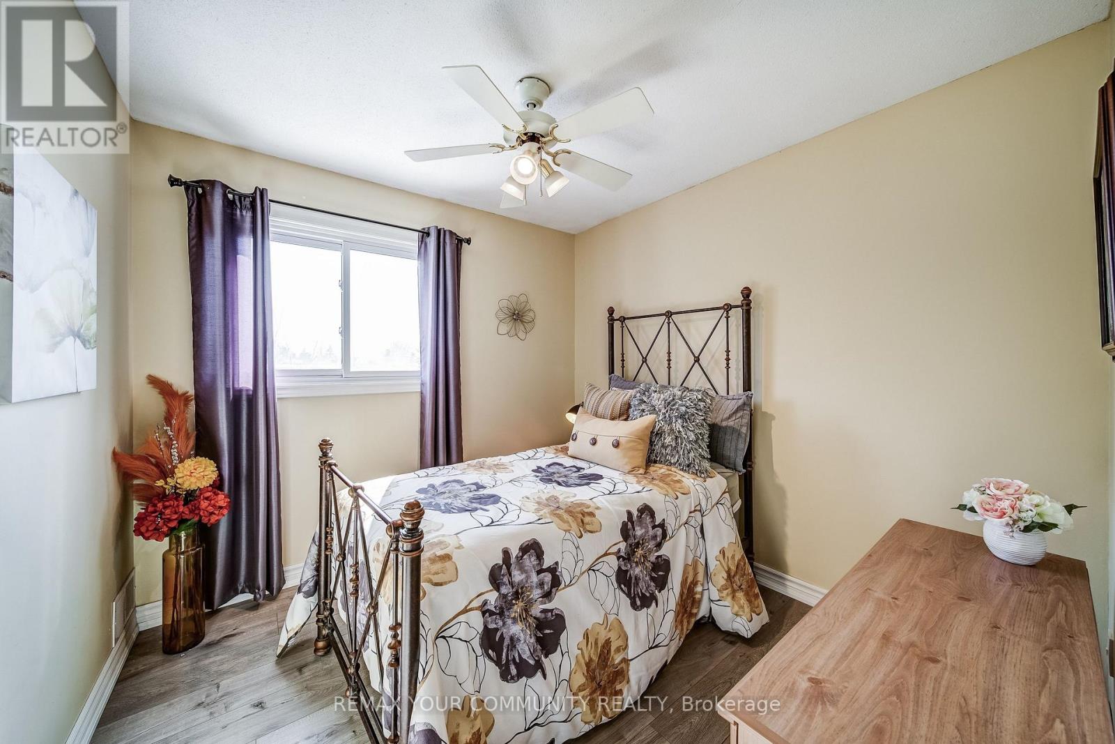 911 FERNDALE CRESCENT - 22