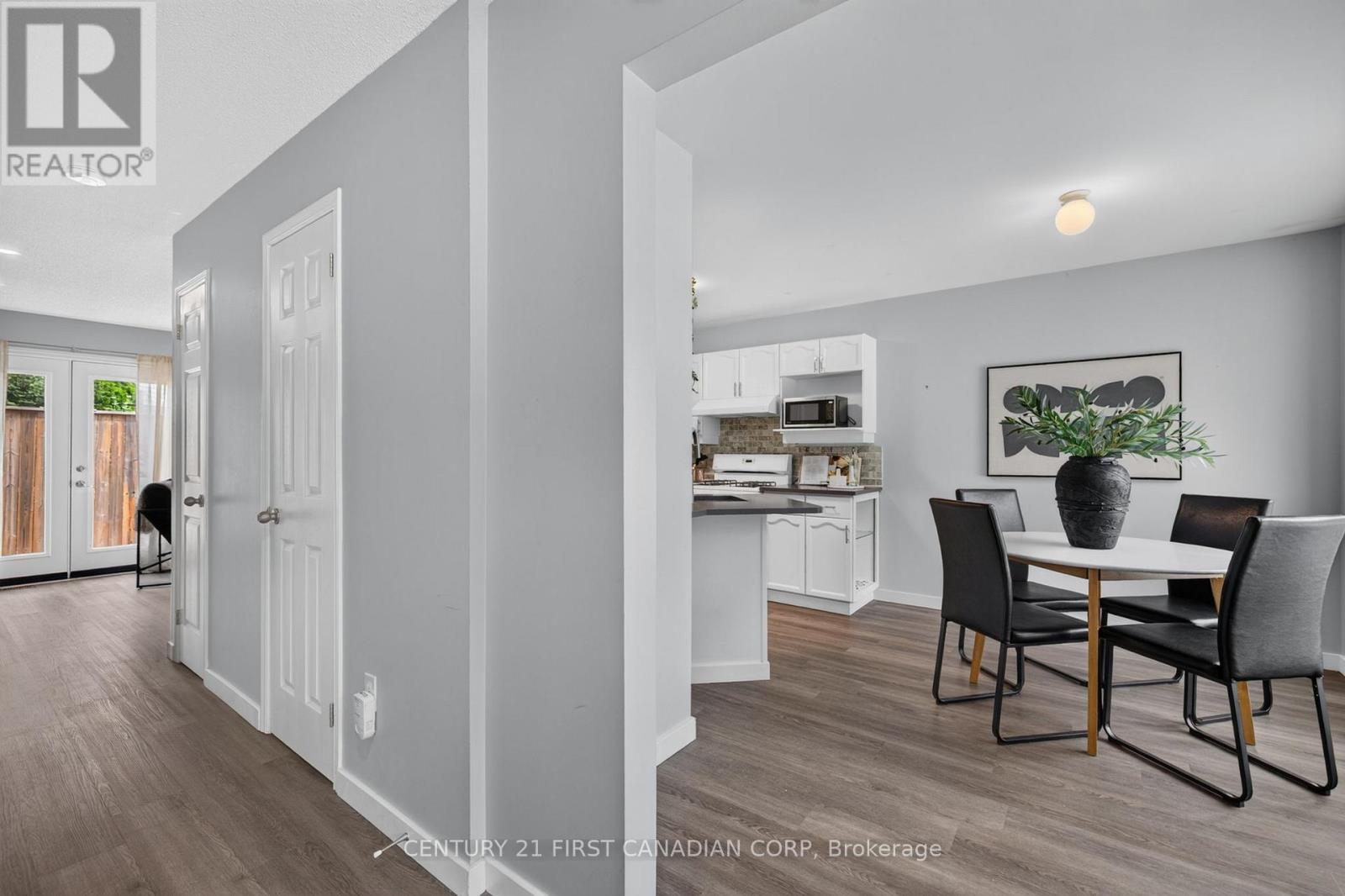 #55 70 CHAPMAN COURT - 18