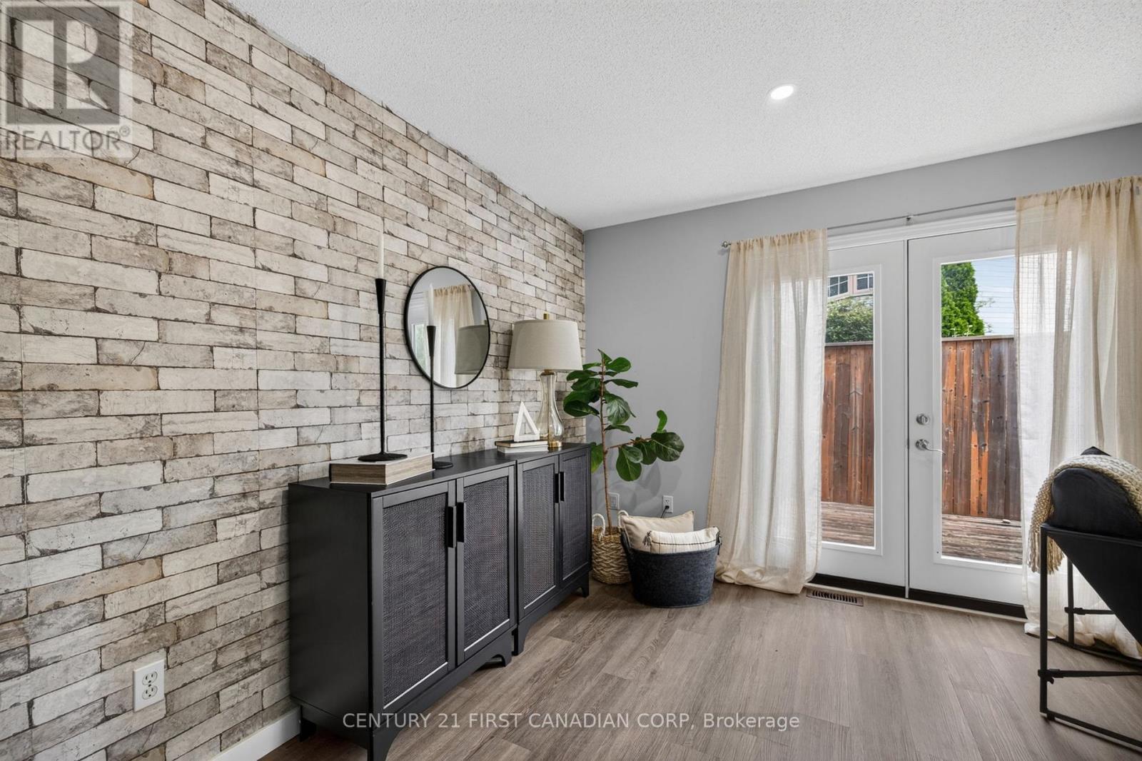 #55 70 CHAPMAN COURT - 10