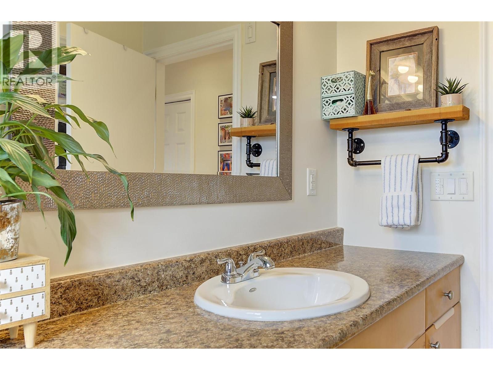 2139 Amundsen Road - 33