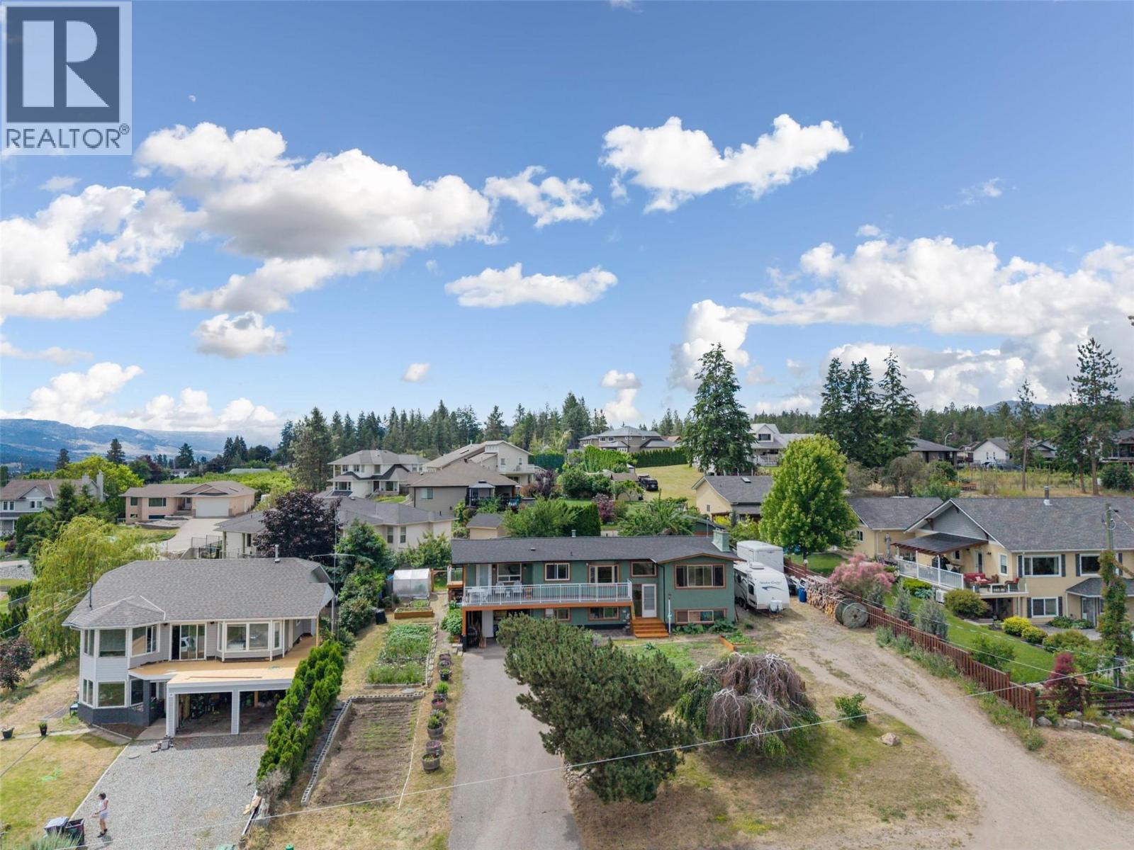 2139 Amundsen Road - 2