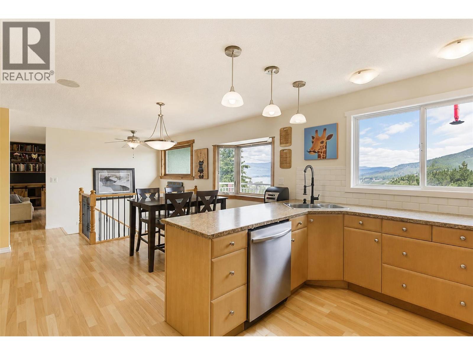 2139 Amundsen Road - 13