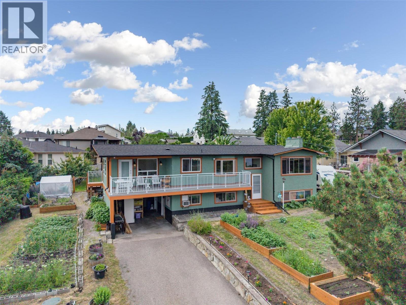 2139 Amundsen Road - 1