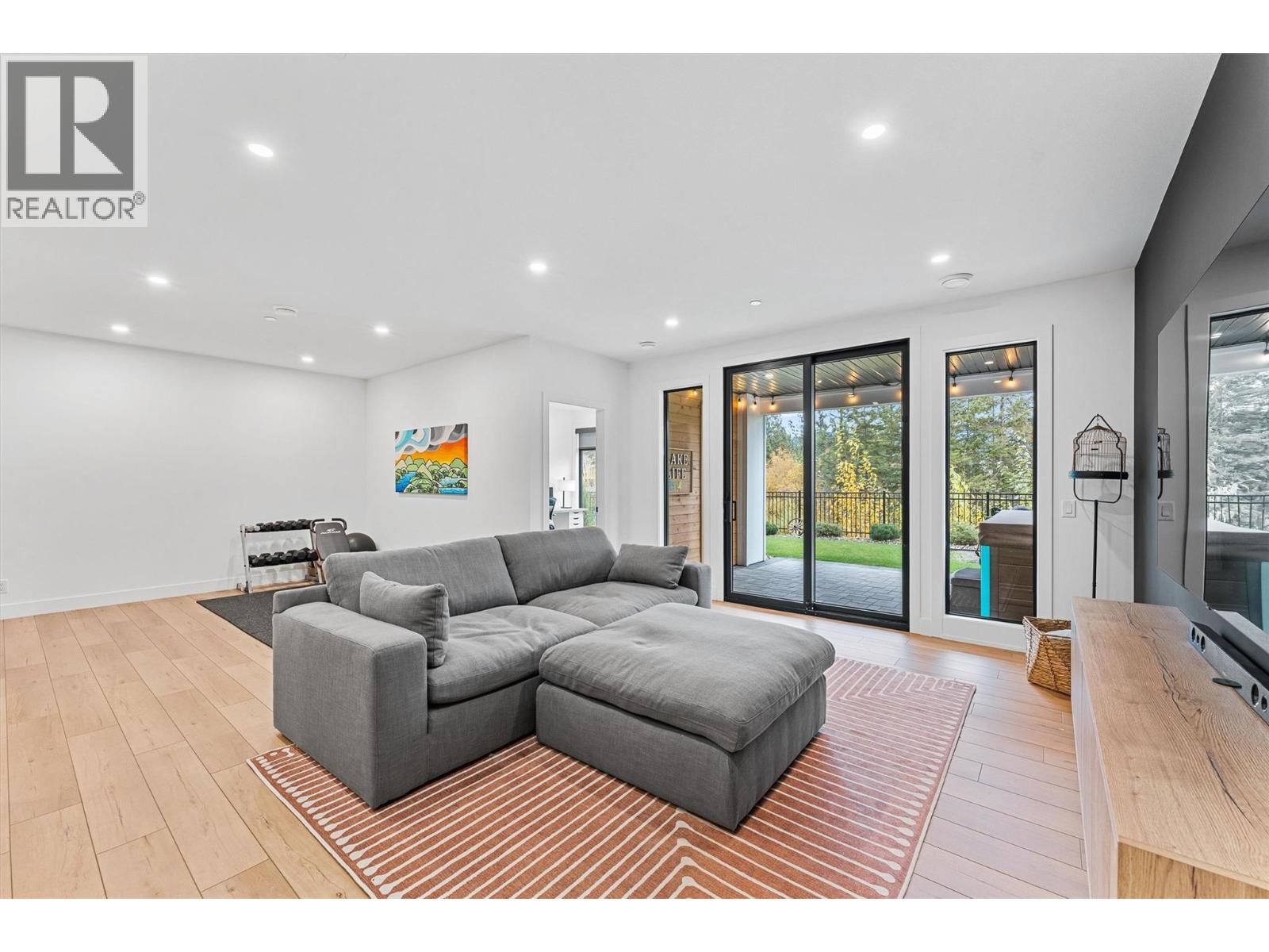 10325 Long Road, Lake Country